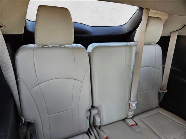 Used 2018 Buick Enclave Essence image 17