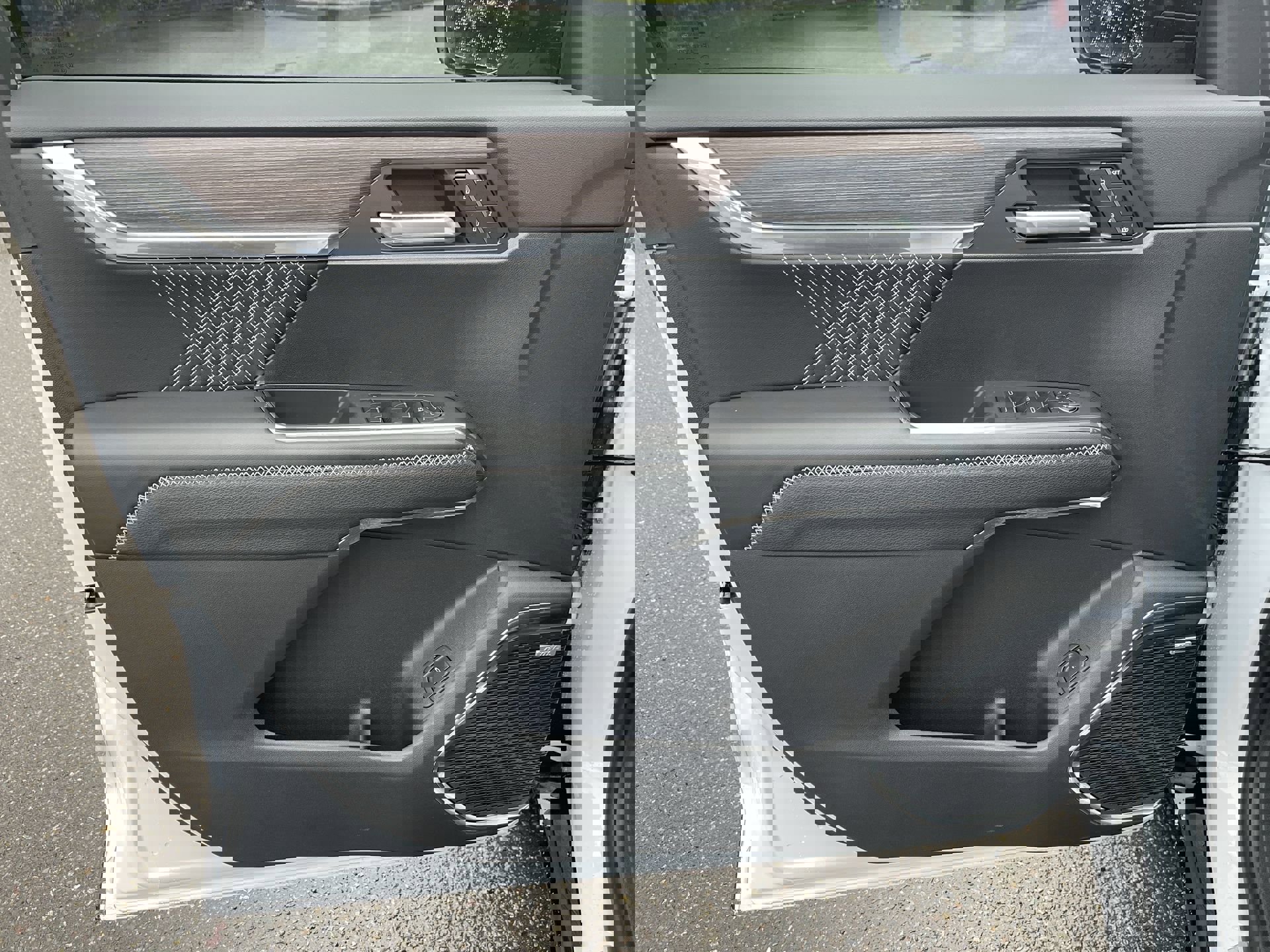 New 2026 GMC Acadia Denali w/ Super Cruise Package image 58