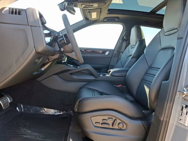 New 2025 Porsche Cayenne GTS image 5