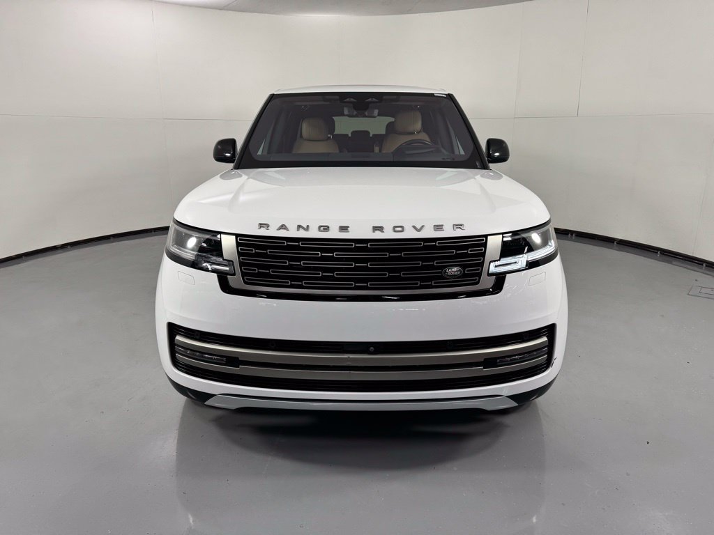 Used 2023 Land Rover Range Rover Long Wheelbase SE AWD/4WD image 2