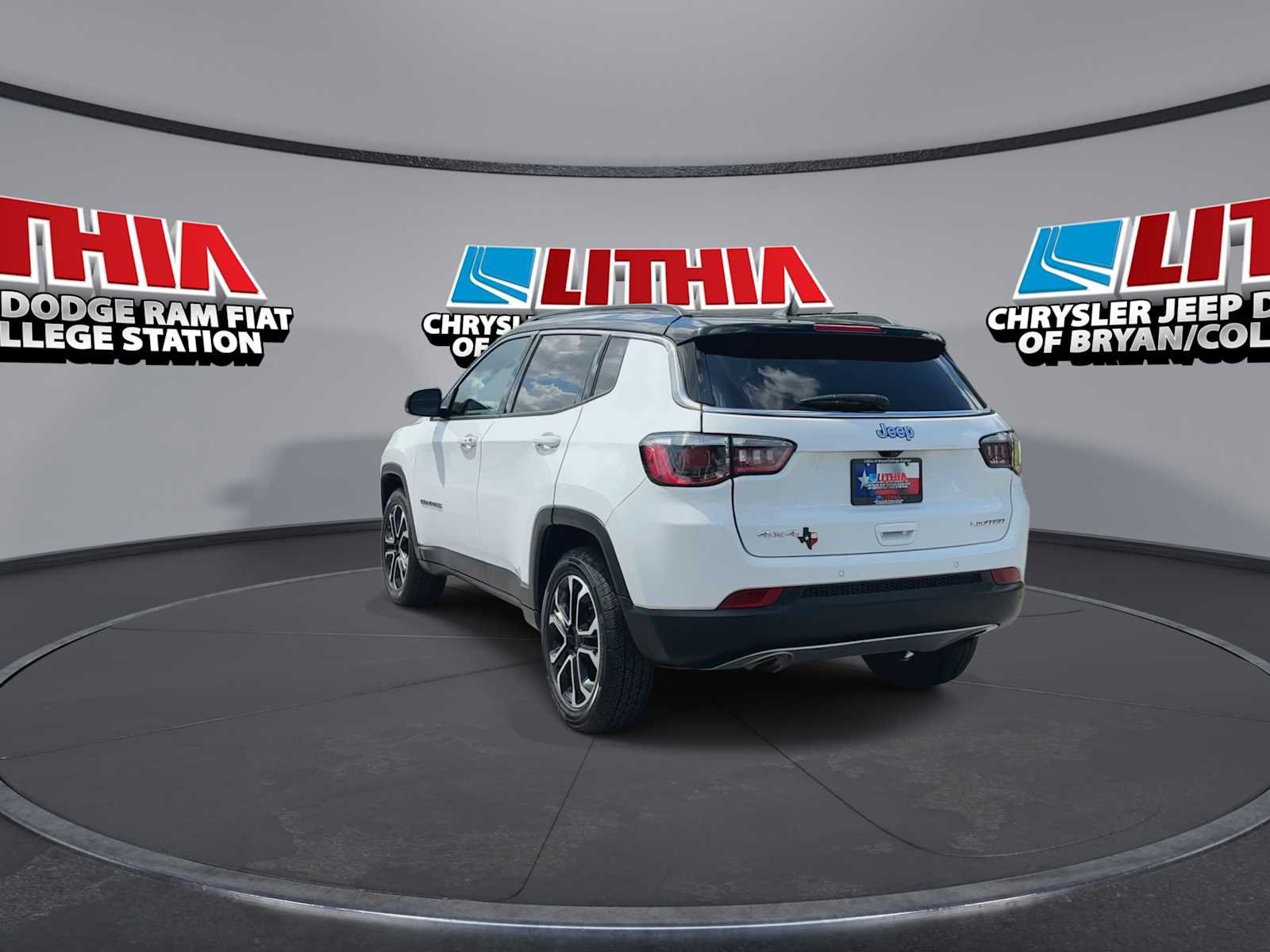 Used 2023 Jeep Compass Limited AWD/4WD image 6