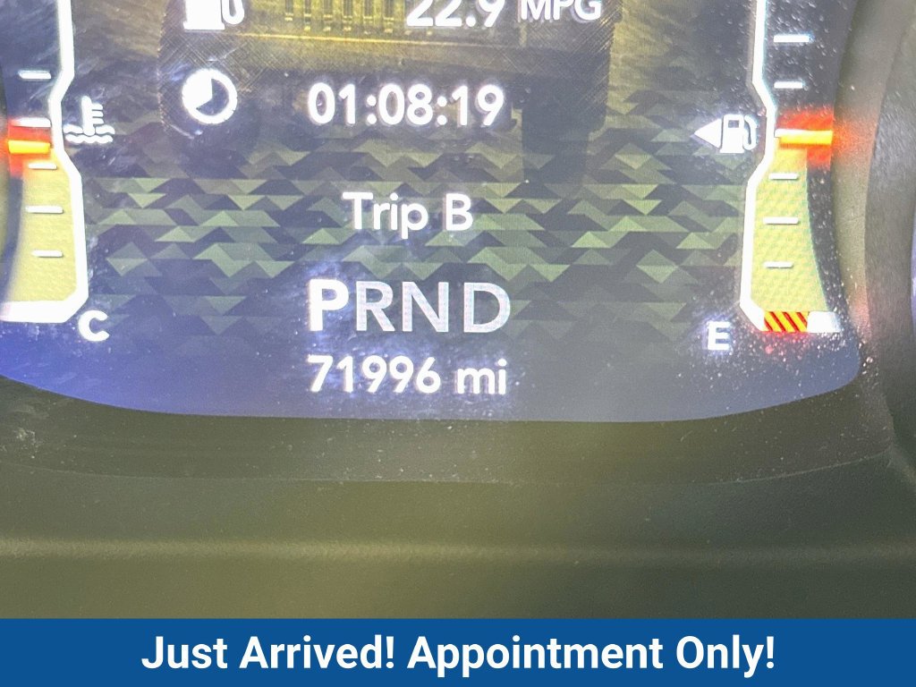 Used 2018 Jeep Wrangler Unlimited Sahara AWD/4WD image 14