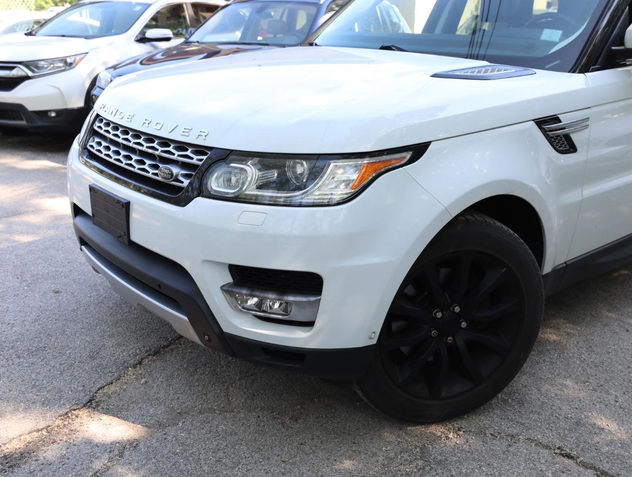 Used 2014 Land Rover Range Rover Sport HSE AWD/4WD image 2