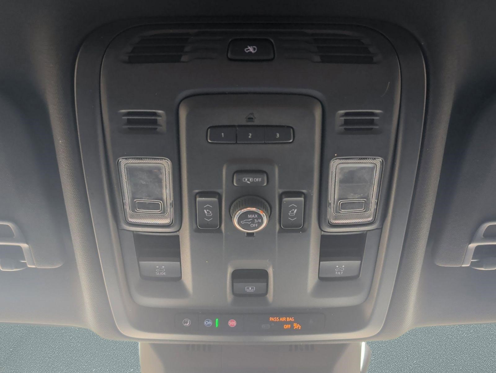 Used 2021 Cadillac Escalade Premium Luxury image 21