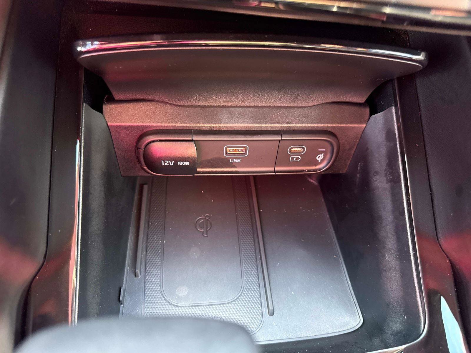 Used 2024 Kia Telluride EX w/ EX Captain's Chair Package image 33