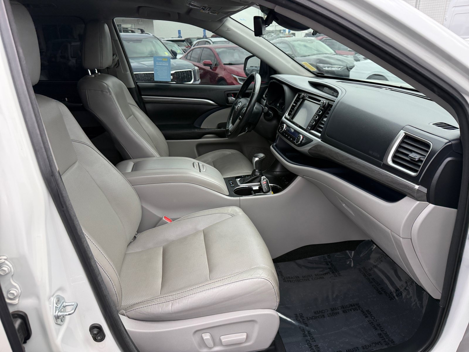 Used 2017 Toyota Highlander Limited Platinum AWD/4WD image 20