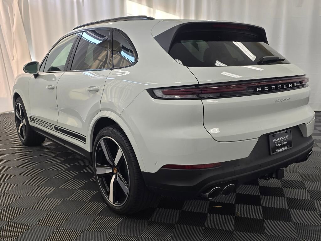 New 2026 Porsche Cayenne image 3