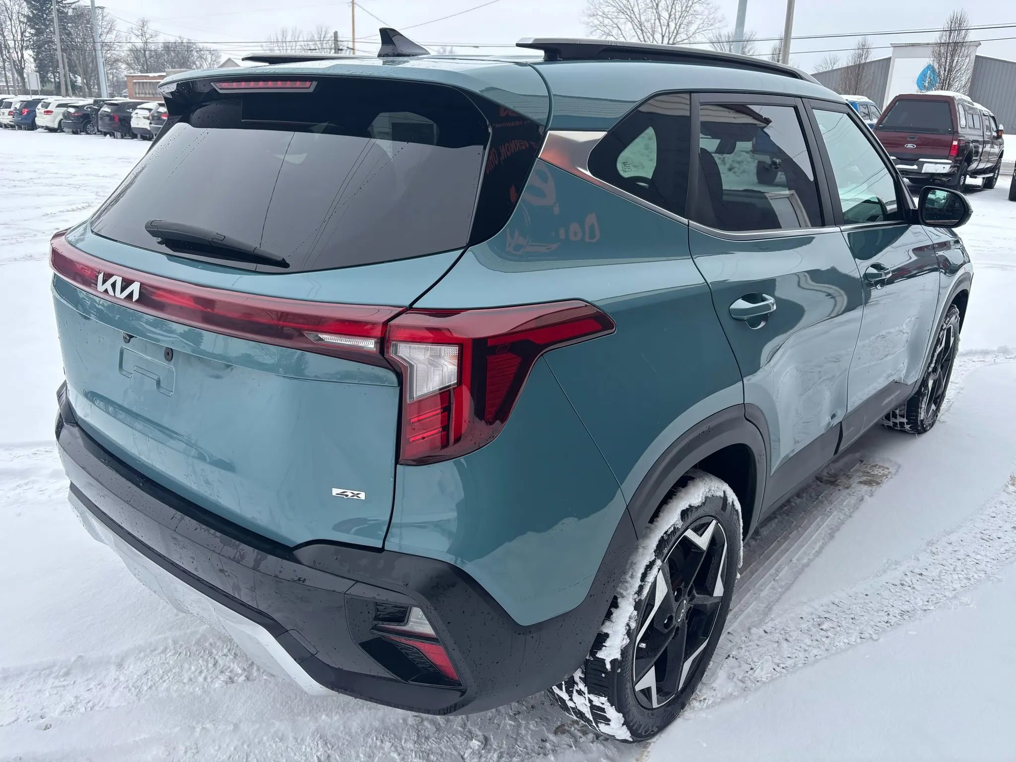 Used 2024 Kia Seltos EX image 6