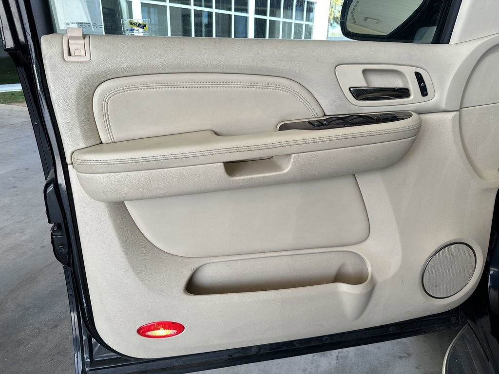Used 2008 Cadillac Escalade ESV AWD image 7