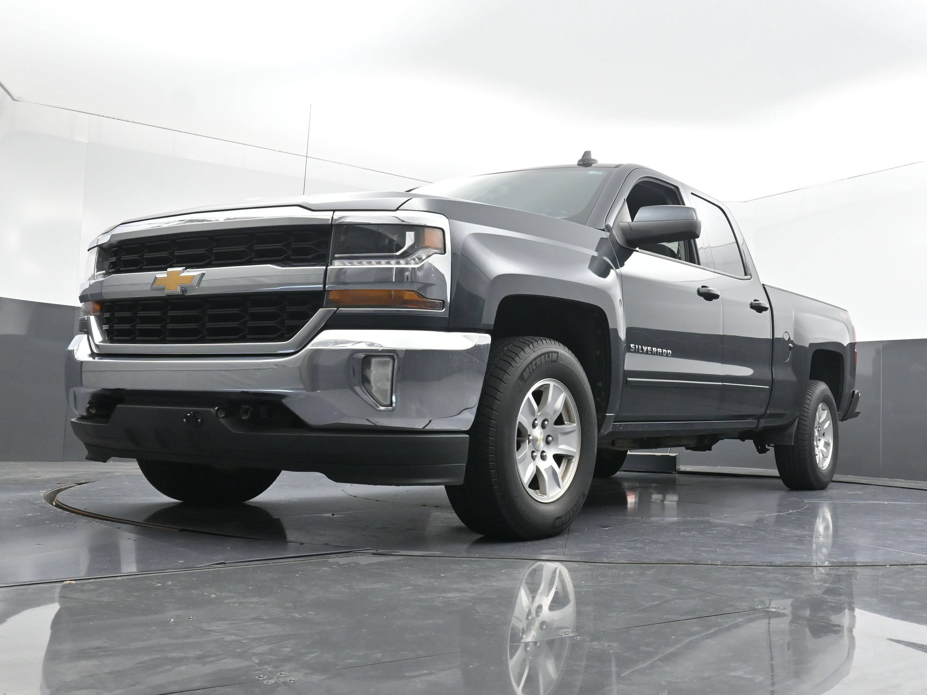 Used 2017 Chevrolet Silverado 1500 LT w/ All Star Edition AWD/4WD image 26