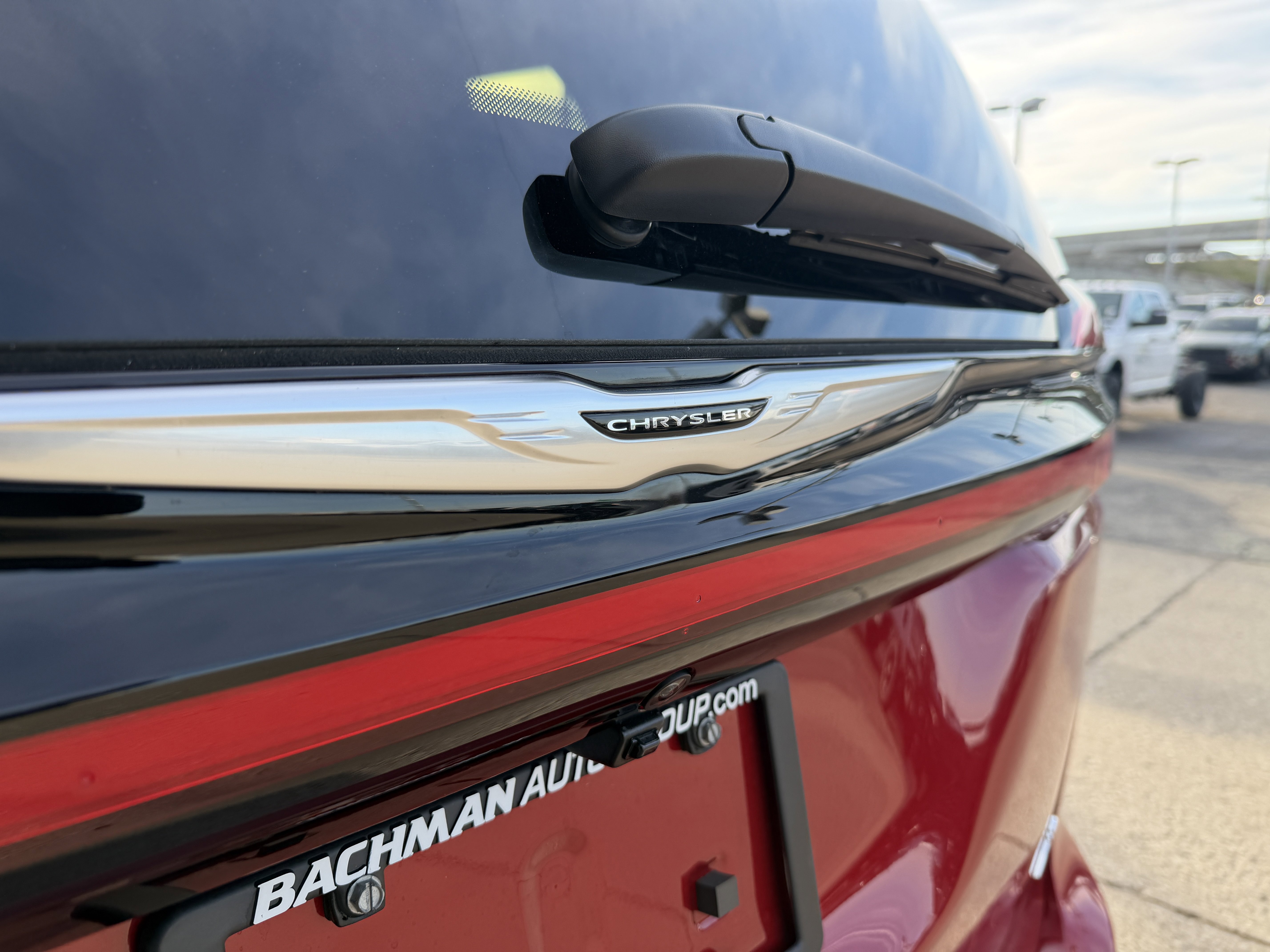 Used 2026 Chrysler Pacifica Select image 7