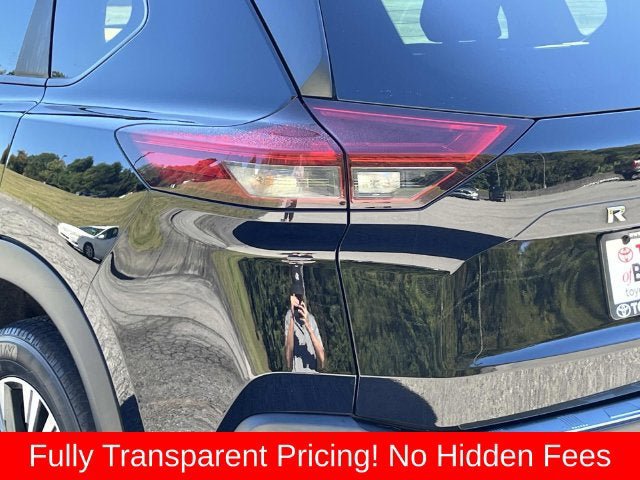Used 2023 Nissan Rogue SV AWD/4WD image 5