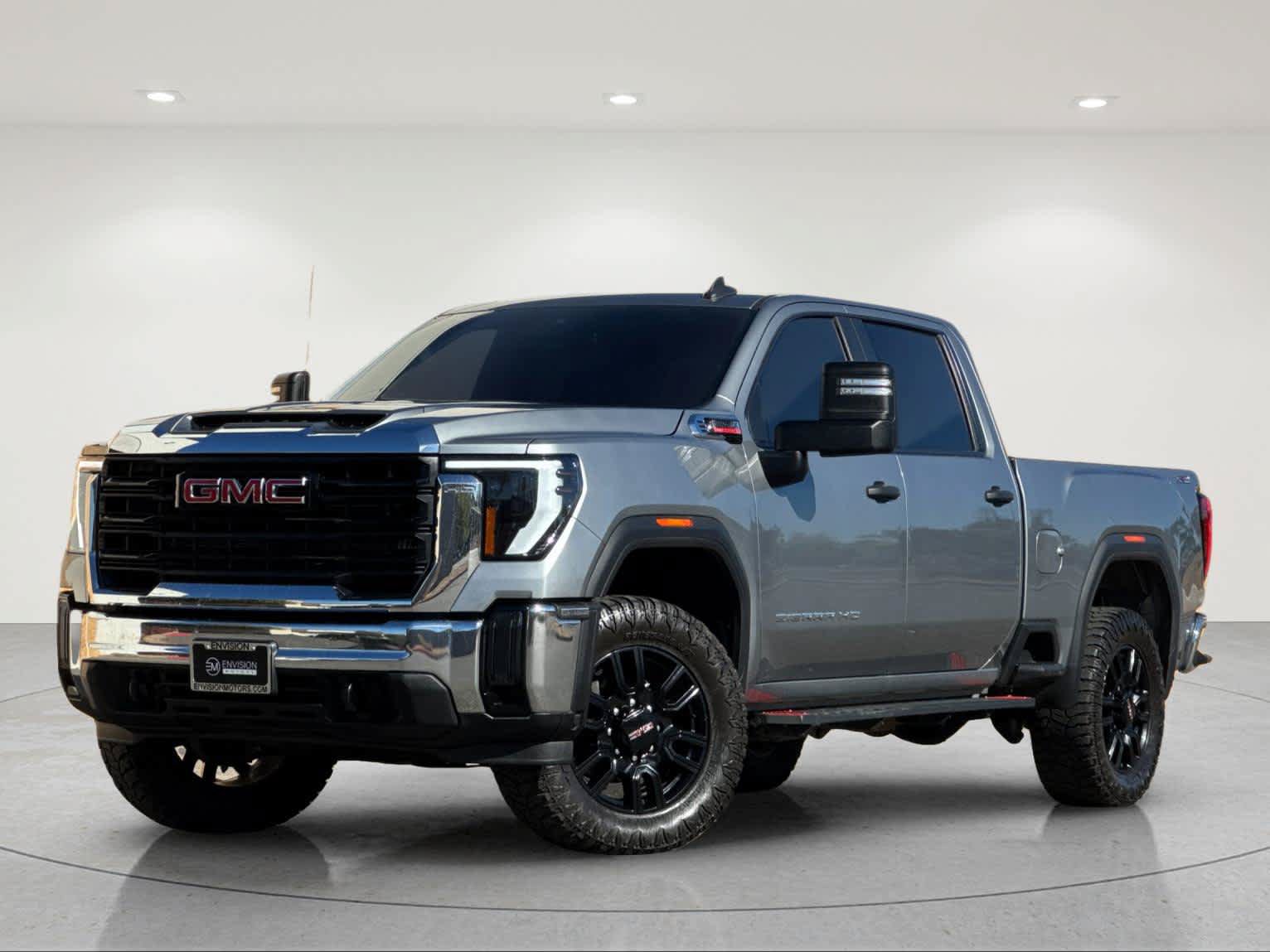 Used 2024 GMC Sierra 2500 Pro AWD/4WD image 2