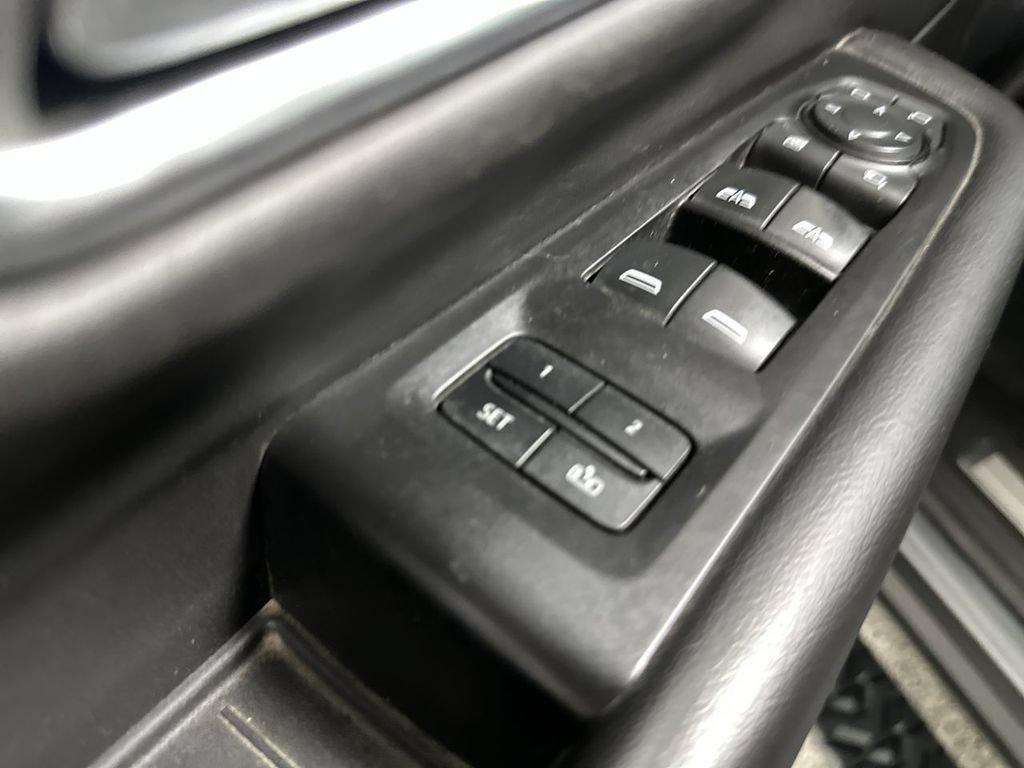 Used 2021 Chevrolet Tahoe Z71 w/ Z71 Signature Package AWD/4WD image 12