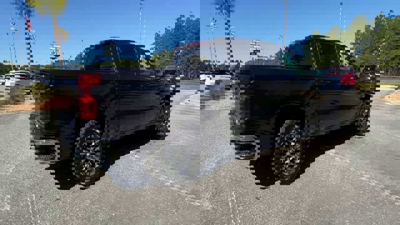 Used 2022 Chevrolet Silverado 1500 LT w/ Protection Package image 9