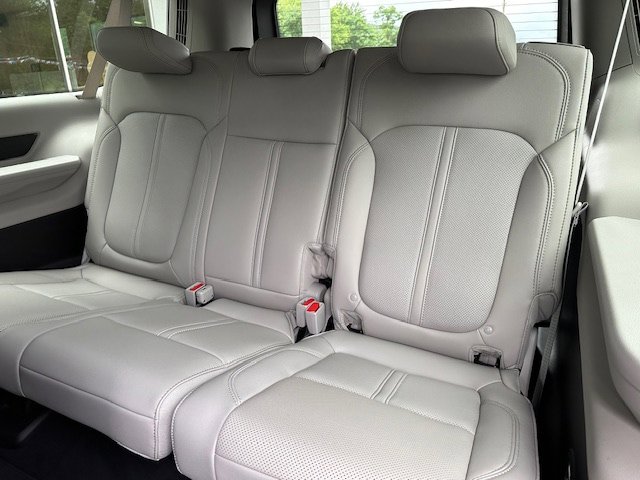 New 2024 Jeep Wagoneer L 4WD w/ Rear Seat Video Group 1 image 10