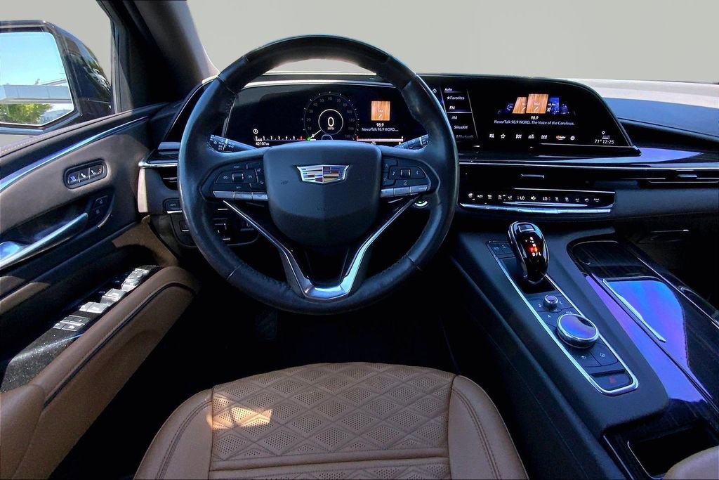 Used 2023 Cadillac Escalade Sport w/ LPO, ONYX Package image 8