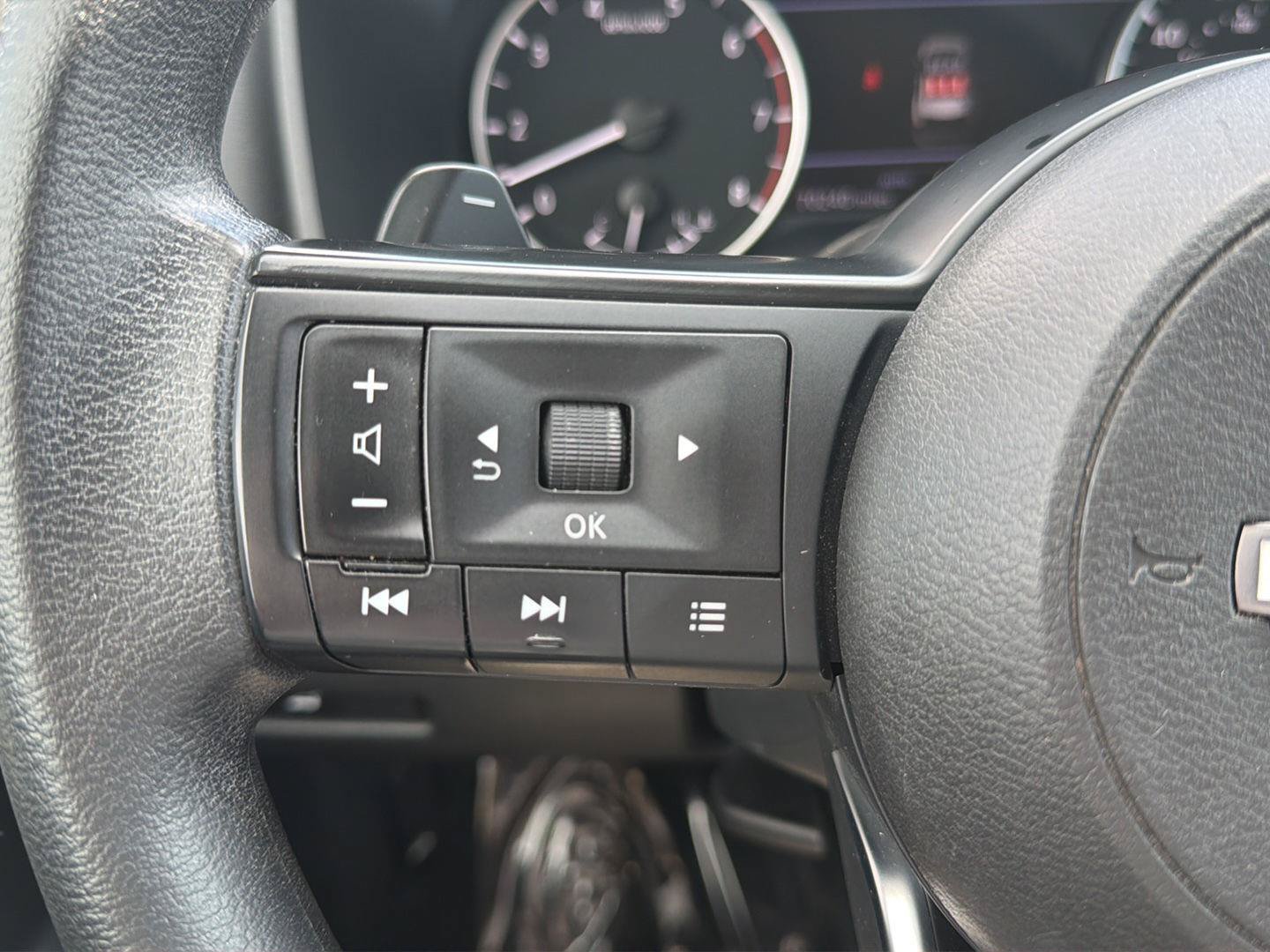 Used 2024 Nissan Rogue SV AWD/4WD image 20