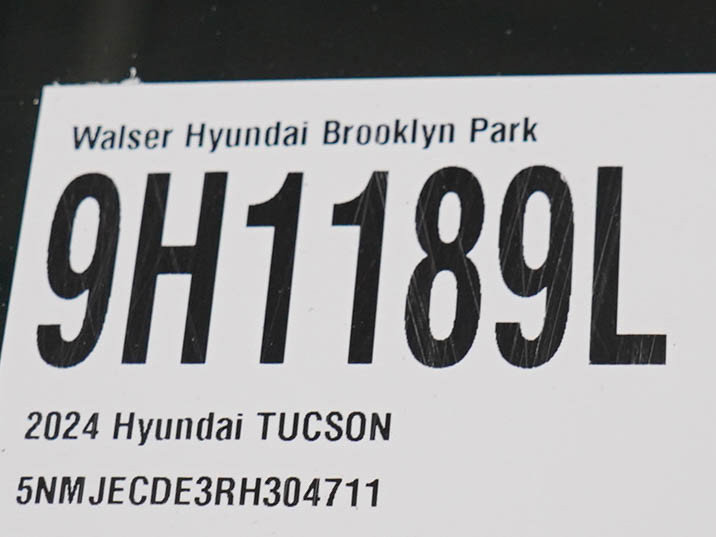 Used 2024 Hyundai Tucson Limited AWD/4WD image 32