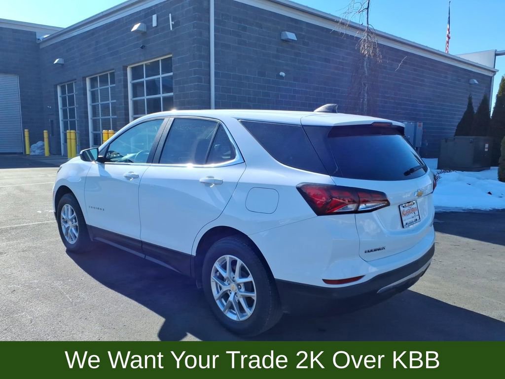 Used 2023 Chevrolet Equinox LT w/ Driver Convenience Package image 3