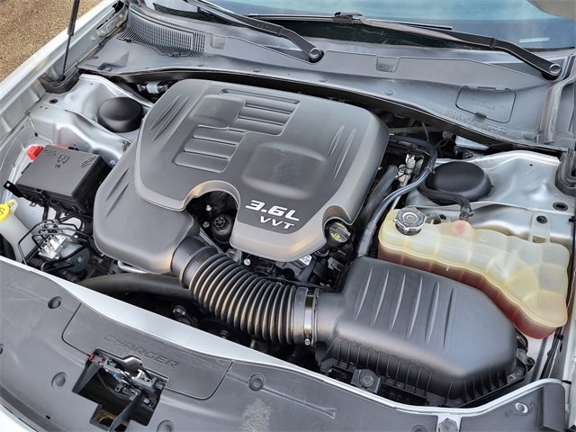 Used 2019 Dodge Charger SXT w/ Driver Confidence Group image 23