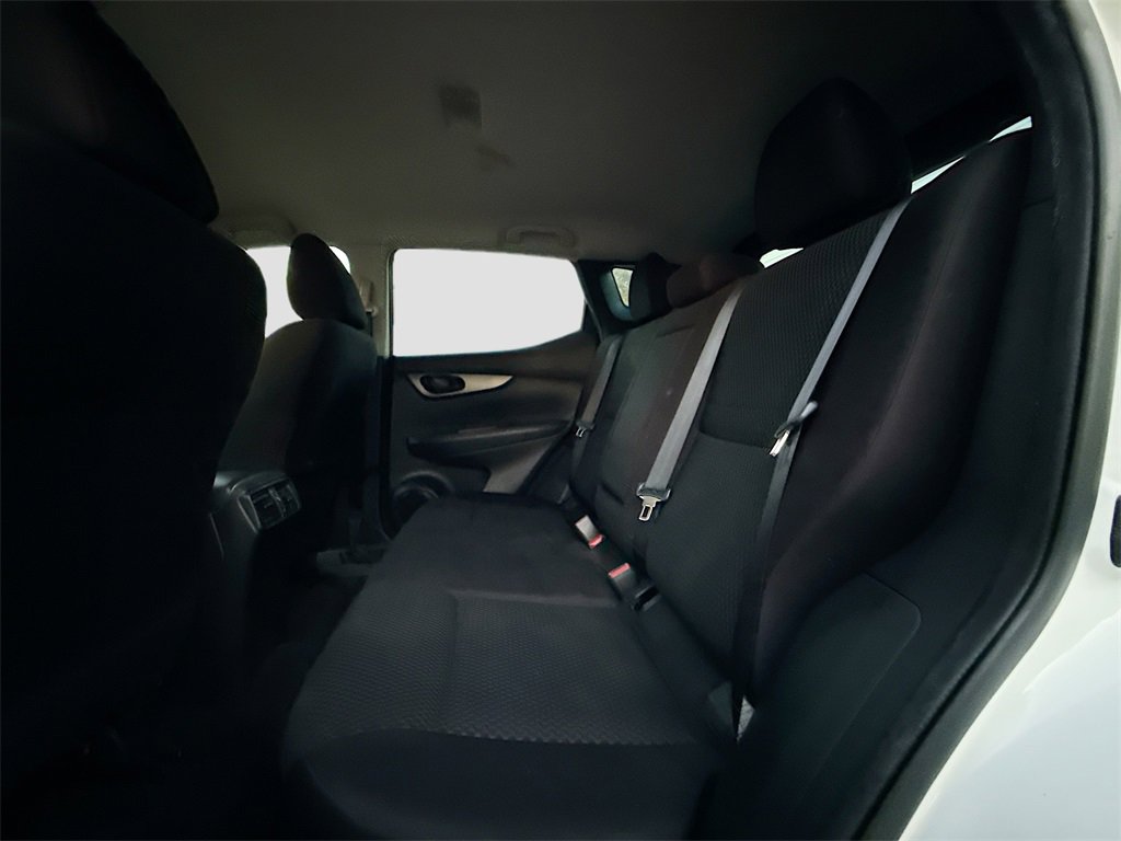 Used 2019 Nissan Rogue Sport S image 23