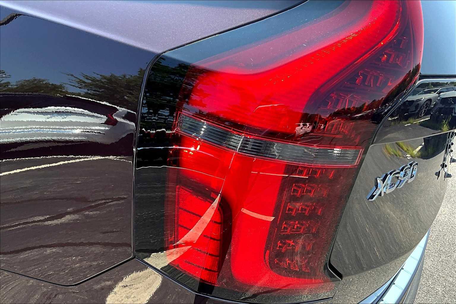 New 2026 Volvo XC90 B6 Plus w/ Protection Package Premier image 5