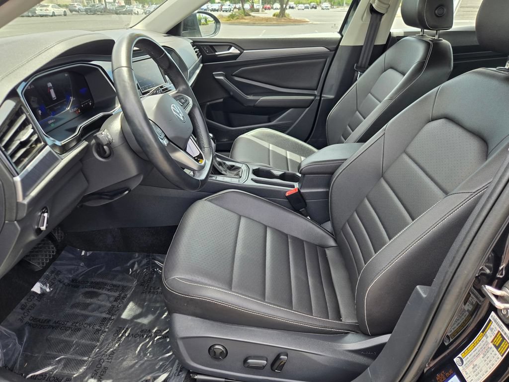 Used 2024 Volkswagen Jetta SE FWD image 25