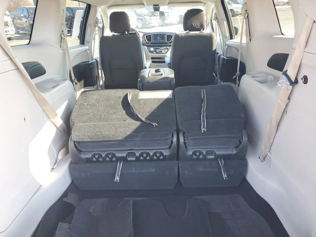 Used 2018 Chrysler Pacifica LX w/ Tire & Wheel Group image 7