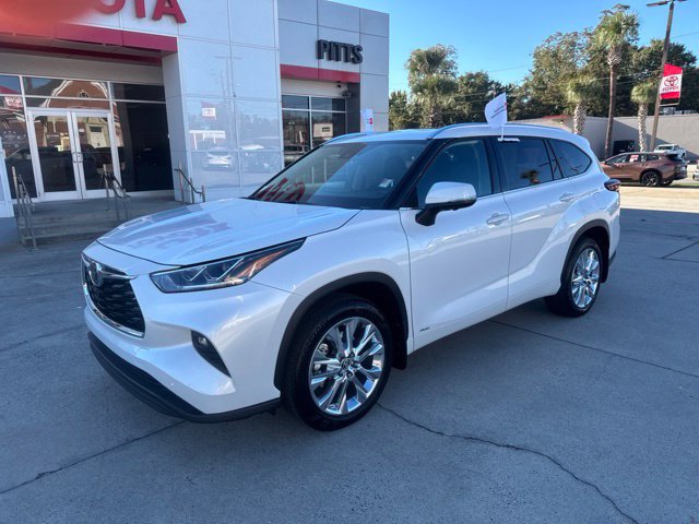 Used 2026 Toyota Highlander Limited AWD/4WD image 1
