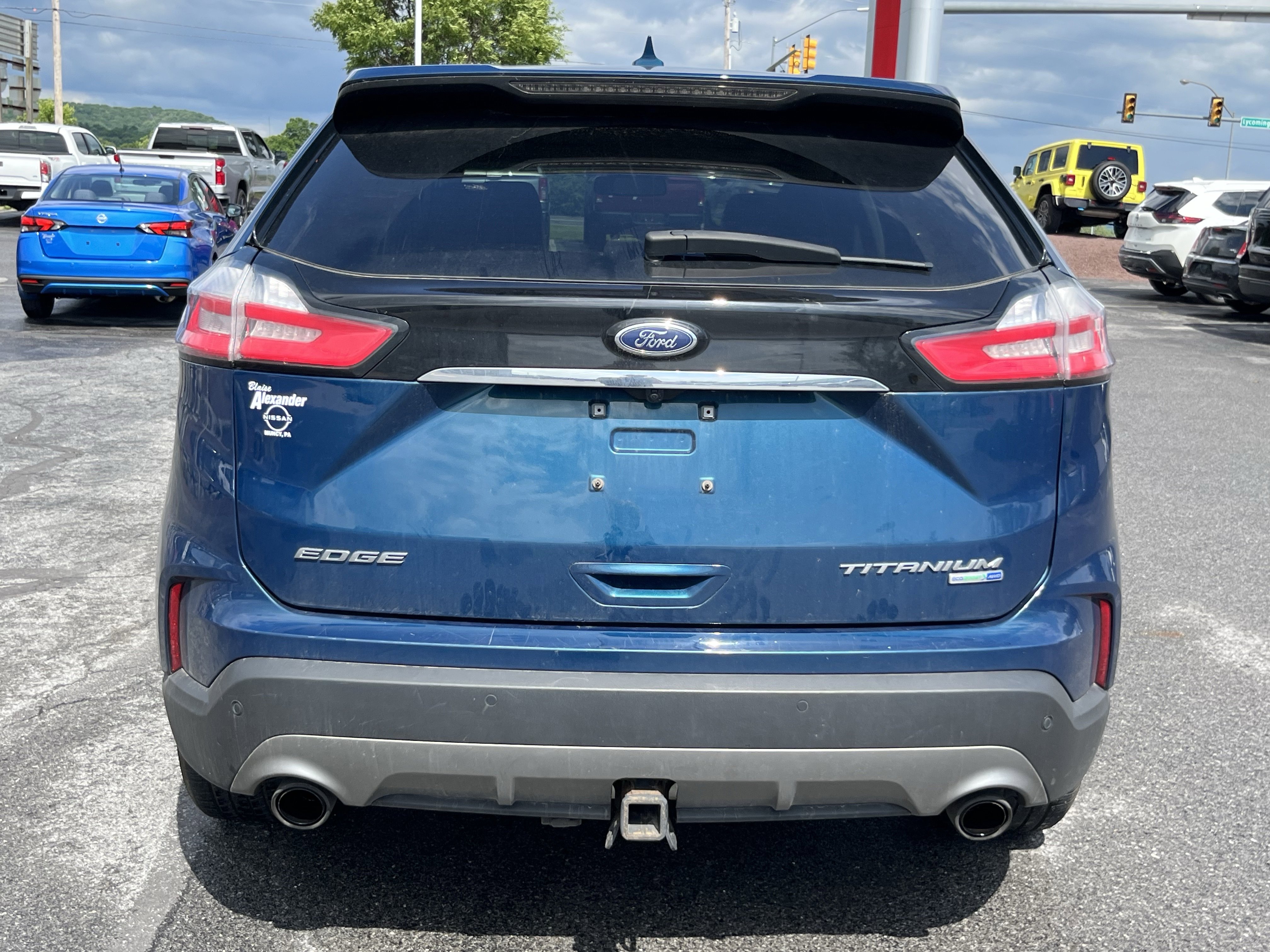 Used 2020 Ford Edge Titanium w/ Class II Trailer Tow Package AWD/4WD image 6