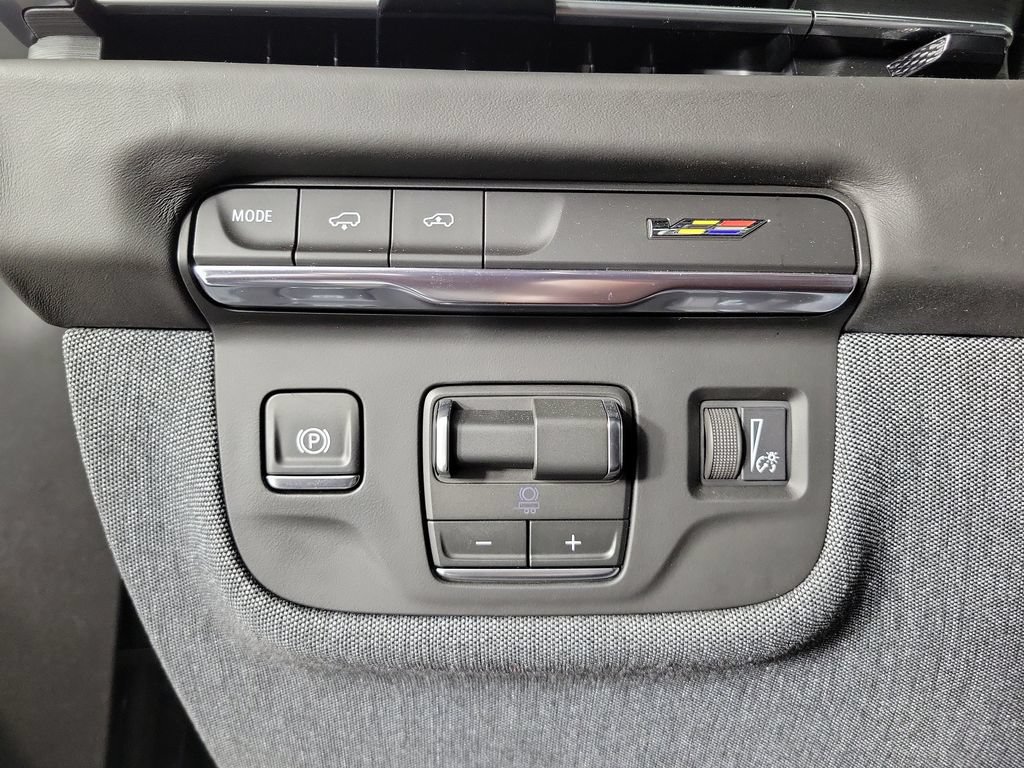 Certified 2026 Cadillac Escalade V AWD/4WD image 32