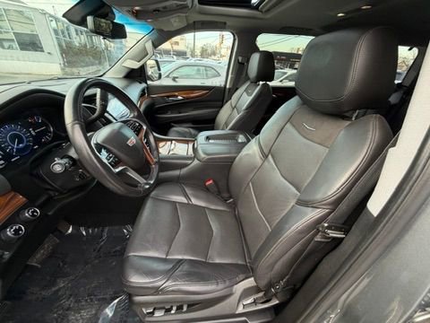 Used 2019 Cadillac Escalade Luxury AWD/4WD image 18