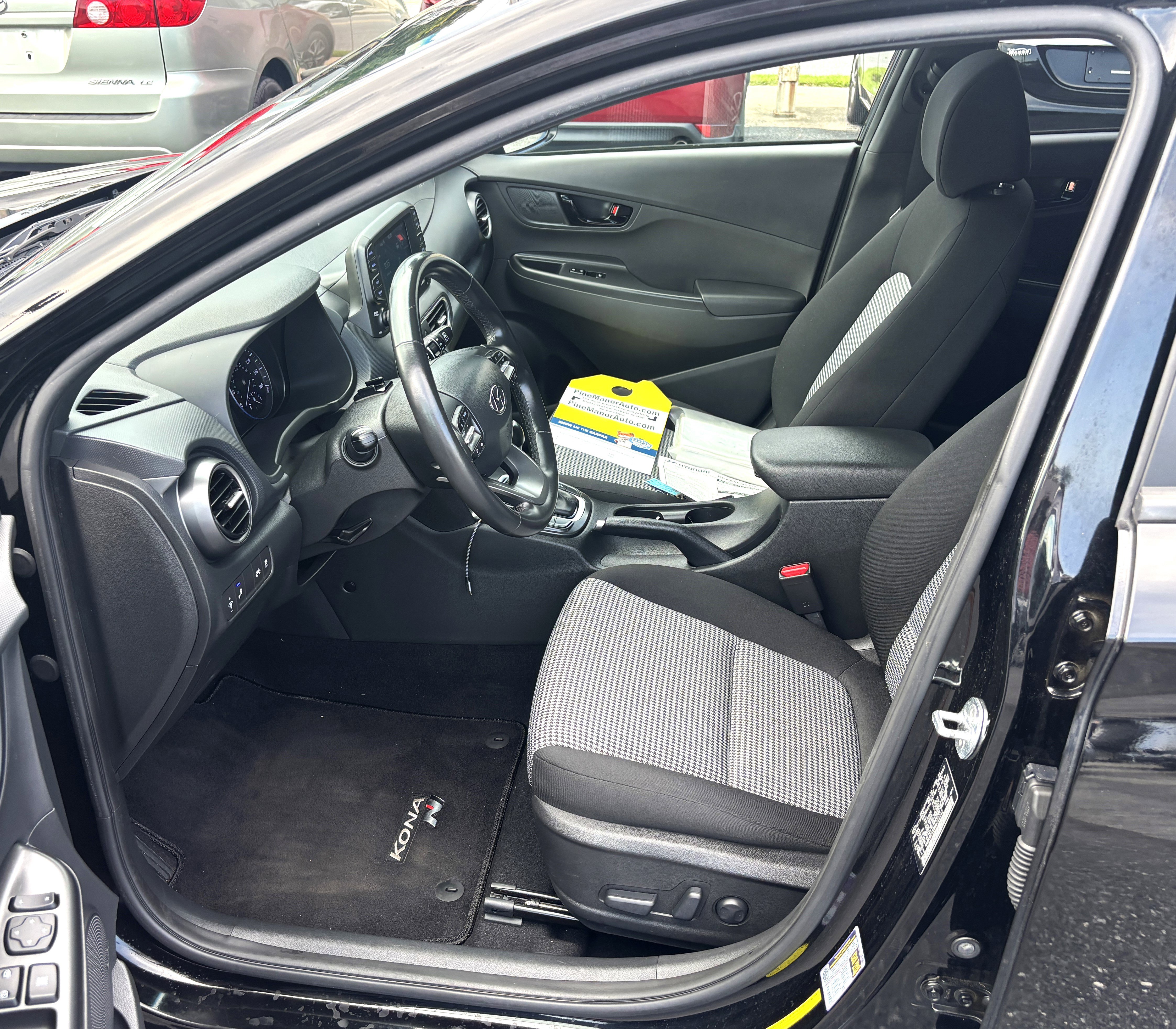 Used 2021 Hyundai Kona Night image 12