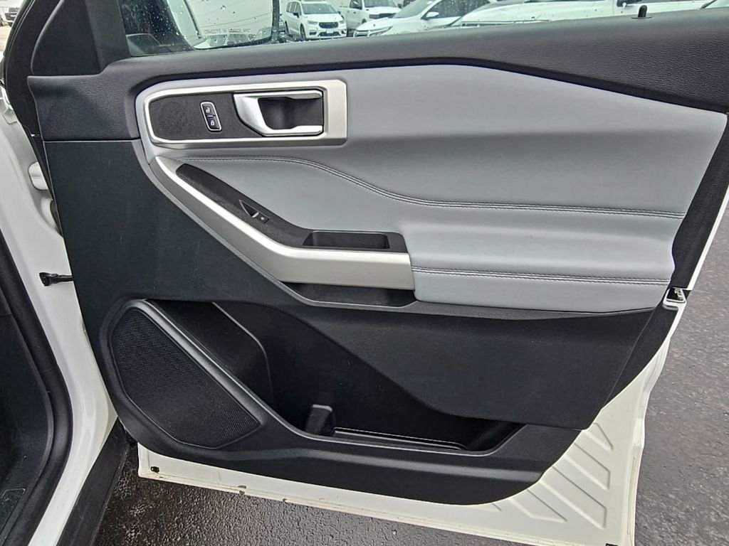 Used 2023 Ford Explorer XLT w/ Equipment Group 202A image 49