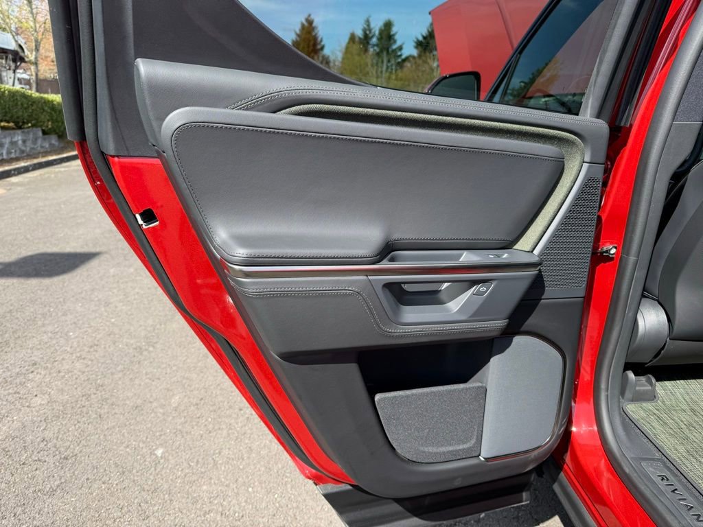 Used 2025 Rivian R1T Adventure image 20