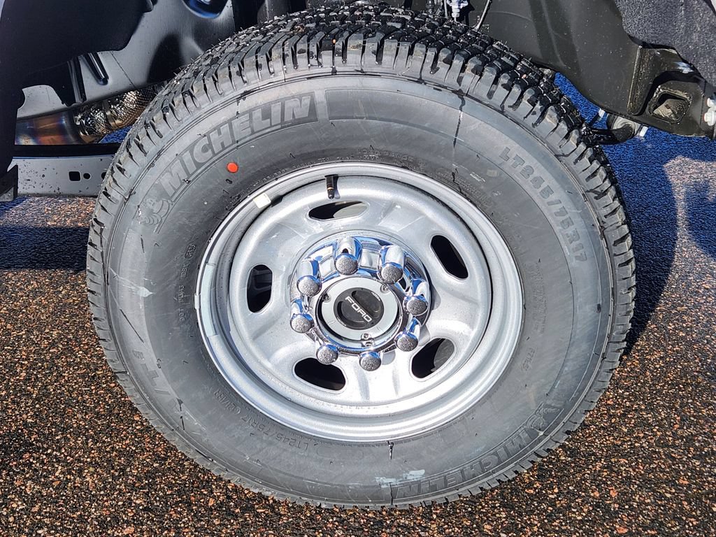 New 2026 Ford F250 XL w/ XL Chrome Package AWD/4WD image 12