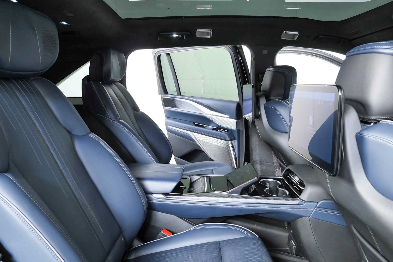 Certified 2026 Cadillac Escalade IQ Sport 2 AWD/4WD image 21