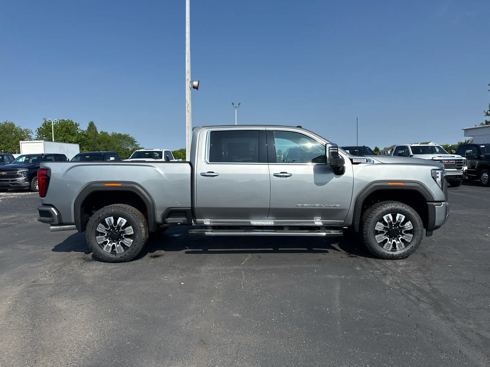 New 2026 GMC Sierra 3500 Denali w/ Denali Reserve Package AWD/4WD image 6