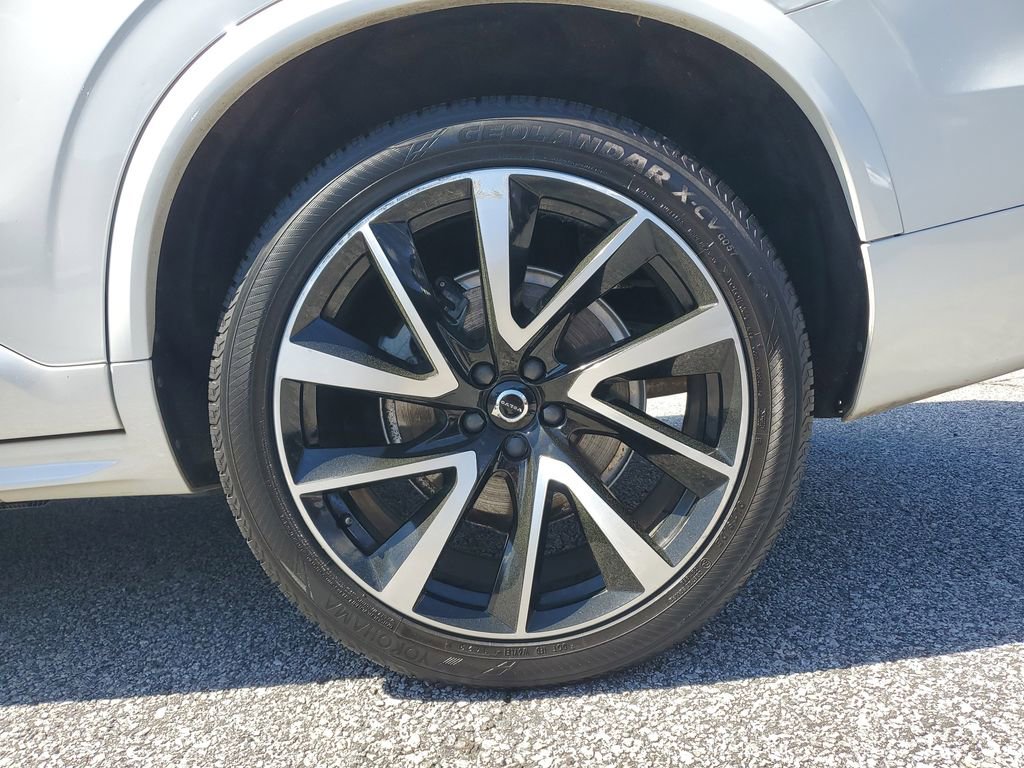 Used 2020 Volvo XC90 T6 Momentum w/ Protection Package Premier image 12