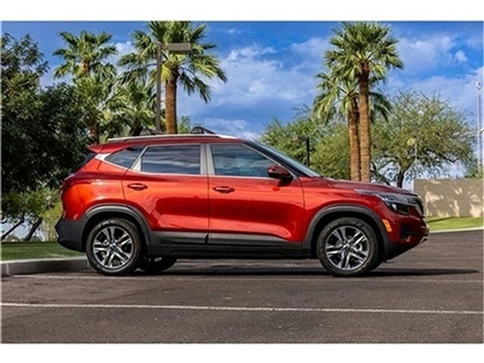 Used 2023 Kia Seltos S w/ Navigation Package image 10