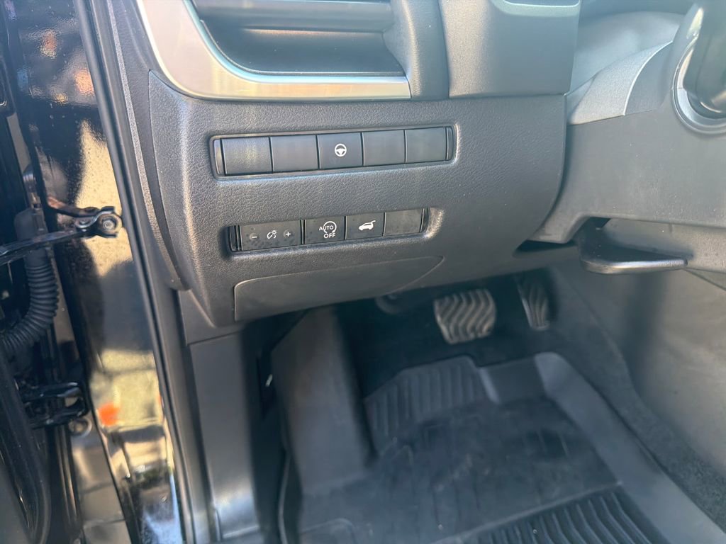 Used 2023 Nissan Rogue SV w/ SV Premium B Package AWD/4WD image 33