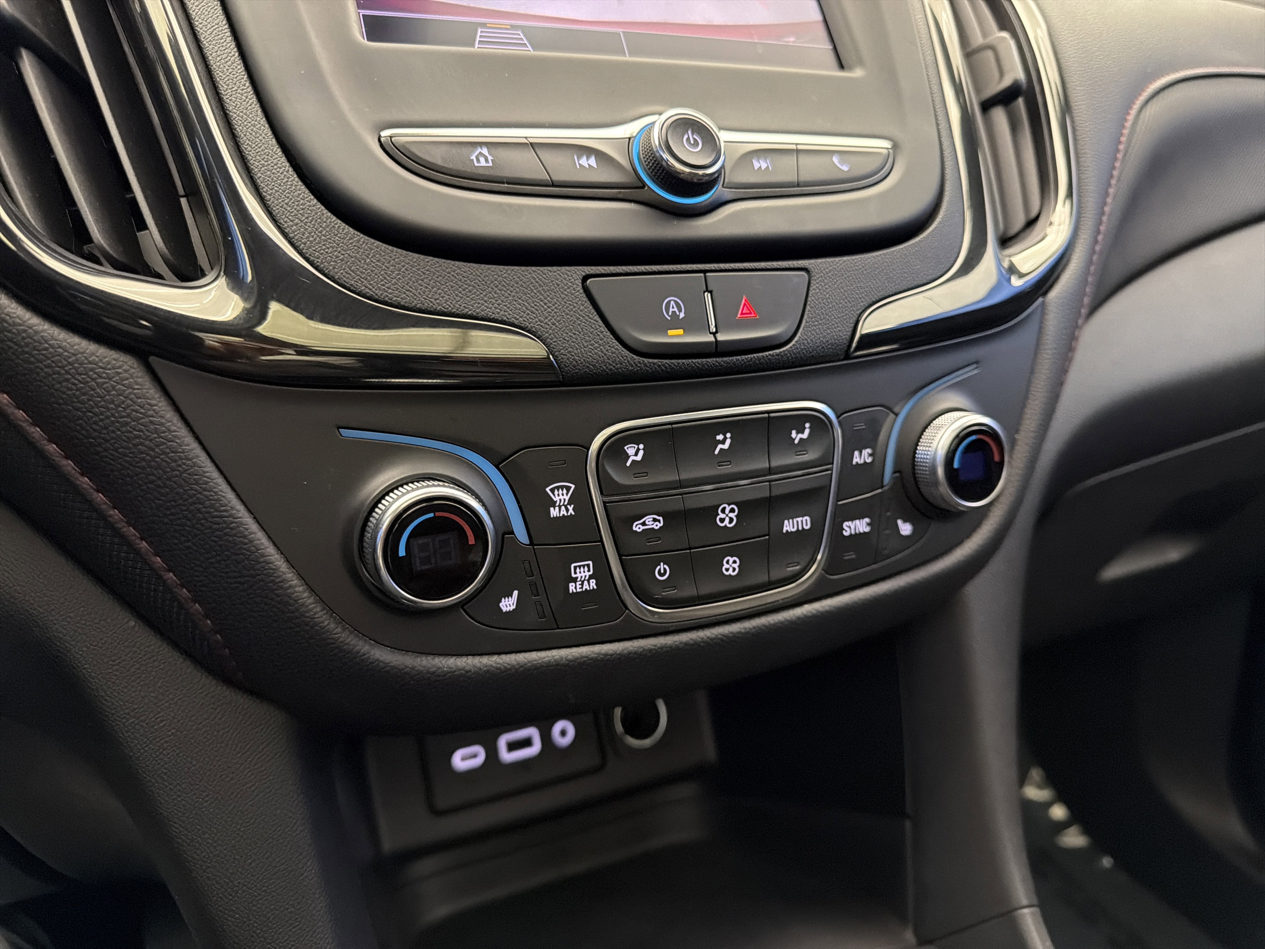 Used 2022 Chevrolet Equinox RS FWD image 21