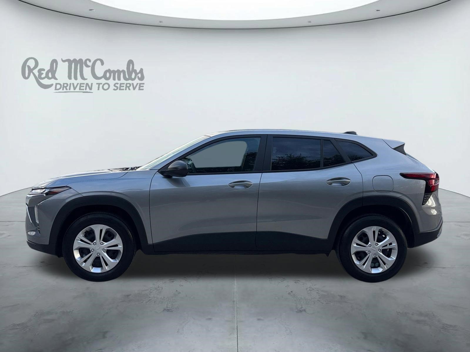 Used 2024 Chevrolet Trax LS image 2