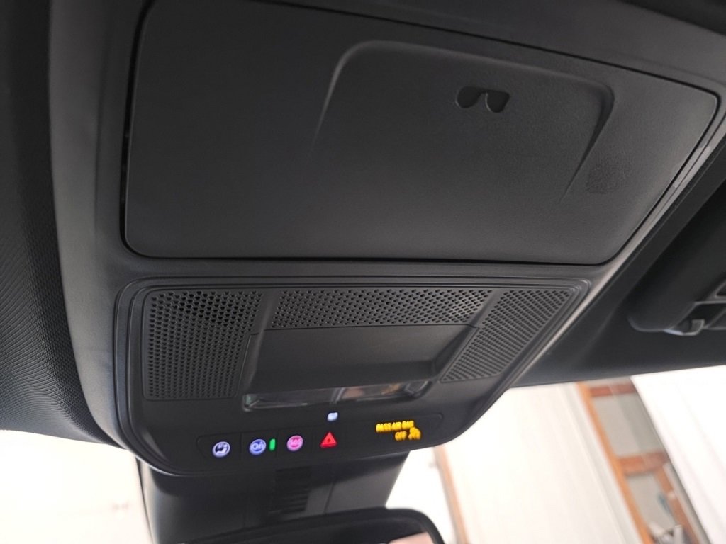 Used 2024 GMC Acadia Elevation image 20