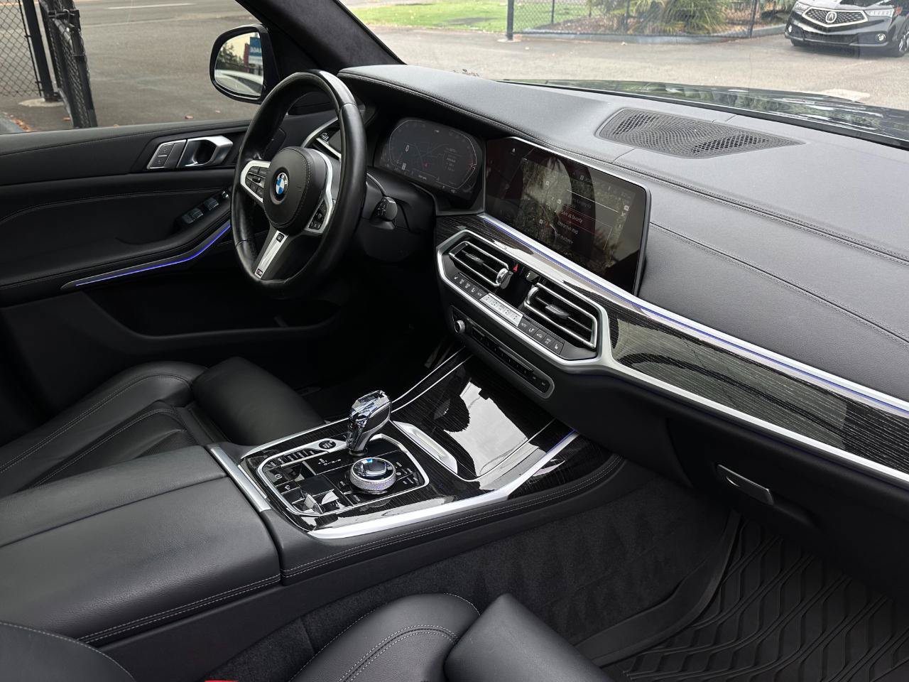 Used 2022 BMW X7 xDrive40i w/ M Sport Package AWD/4WD image 43