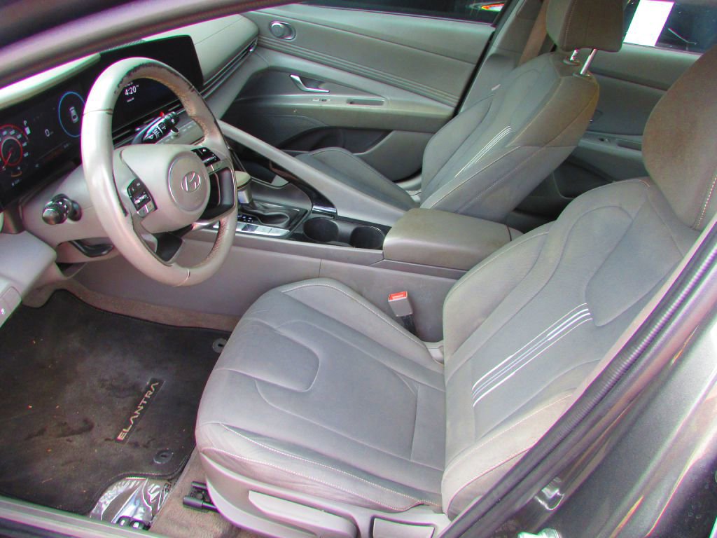 Used 2024 Hyundai Elantra SEL w/ Convenience Package image 11