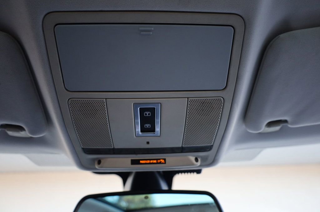 Used 2015 Land Rover Range Rover Evoque Pure Plus image 38