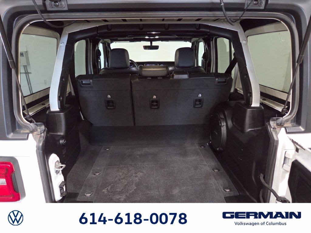 Used 2023 Jeep Wrangler Unlimited Sahara w/ Cold Weather Group AWD/4WD image 25