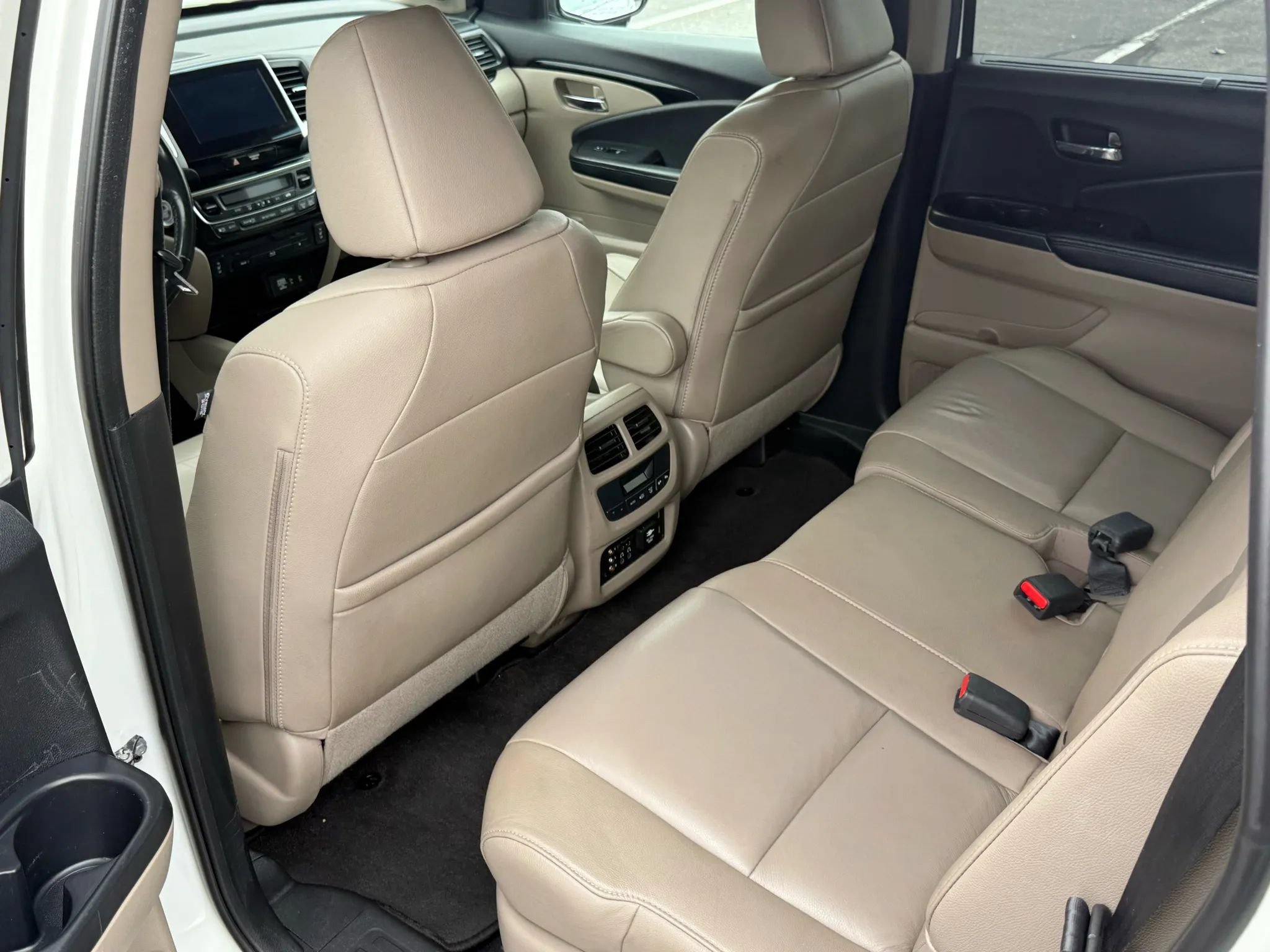 Used 2016 Honda Pilot Touring image 18